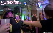 opgewonden ponro vrijgezellenfeest 