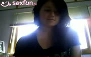 Tiener meiske mastubeerd voor de webcam 